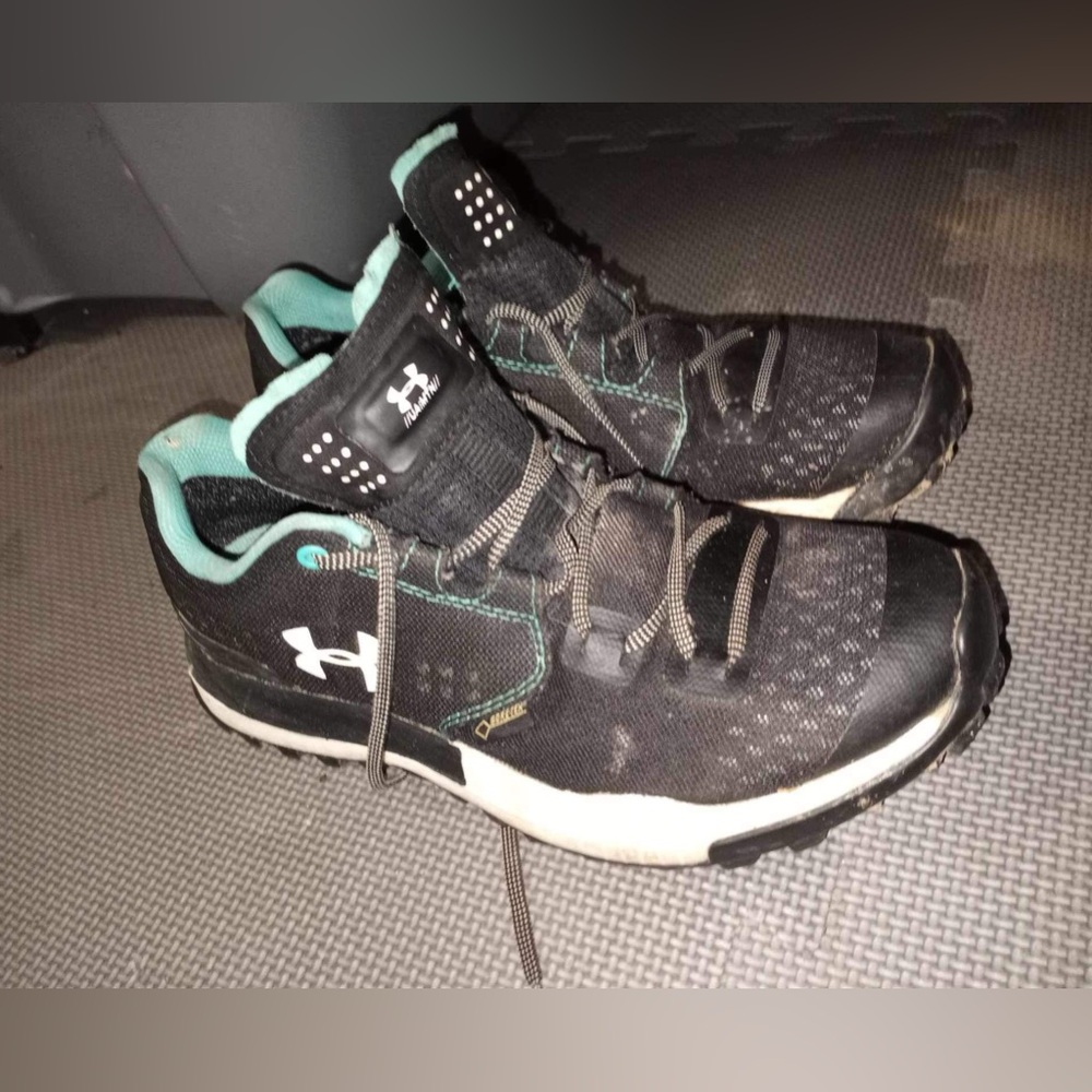 Under armour shoes size 8